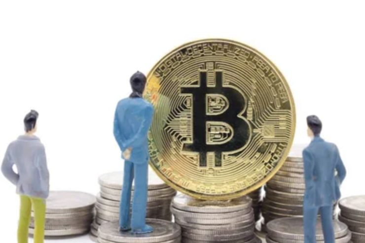 Binance CEO CZ Faces CFTC Suit Amidst Crypto Industry Controversies